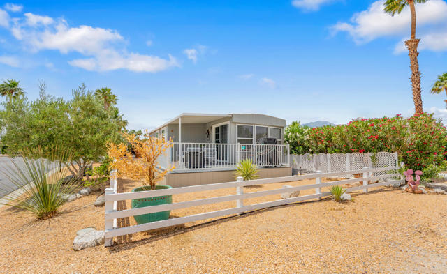 16400 Bubbling Wells Road, Desert Hot Springs CA: https://media.crmls.org/mediaz/170fe7eb-4f4c-406b-95fd-b1c30acfa2d6.jpg