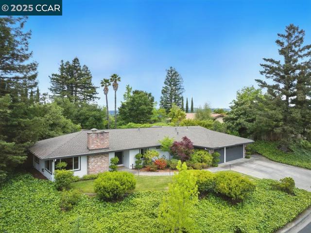 314 Draeger Dr, Moraga CA: https://media.crmls.org/mediaz/17103bf1-d573-4ffa-beb1-164c95367d6e.jpg
