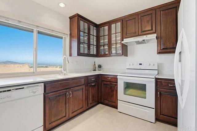 Detail Gallery Image 14 of 46 For 17347 Plaza Maria, San Diego,  CA 92128 - 2 Beds | 2 Baths