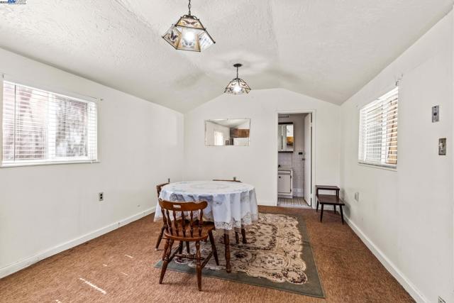 18289 Meekland Ave, Hayward CA: https://media.crmls.org/mediaz/1711b8b6-a443-4f9b-a7c8-4ccde5e2eae8.jpg