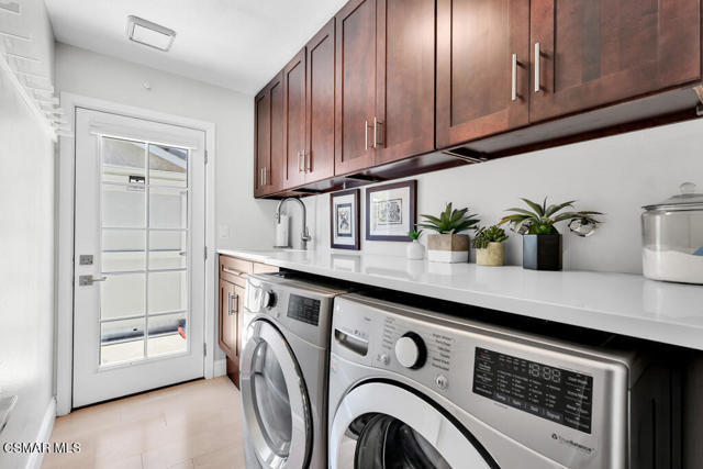751 Lynnmere Drive, Thousand Oaks CA: https://media.crmls.org/mediaz/1711d89a-9e3c-4696-8cad-422fd4efd0ef.jpg