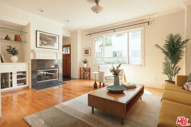 322 Alpine Street, Pasadena CA: https://media.crmls.org/mediaz/1712e9af-3edd-4d6e-bca0-9efbb0a79df3.jpg