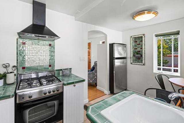 212 Gilbert Avenue, Menlo Park CA: https://media.crmls.org/mediaz/1712f125-e52c-42a6-8b2f-d854a973cd96.jpg