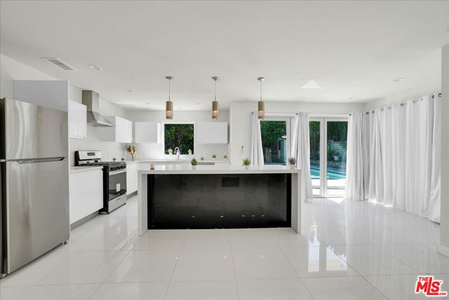 7900 Zeus Drive, Los Angeles CA: https://media.crmls.org/mediaz/17130247-4915-44e9-9dfc-8a0afd963976.jpg