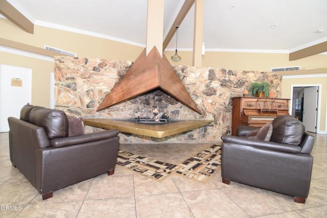 4201 Topanga Canyon Blvd. Boulevard, Woodland Hills CA: https://media.crmls.org/mediaz/17131b6b-d59a-497a-9b39-9997b72bb91f.jpg