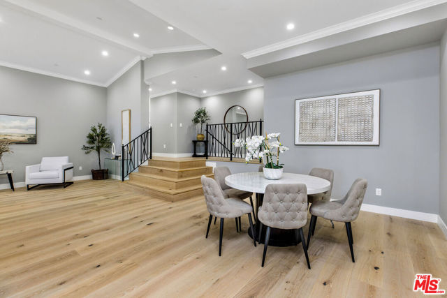 6888 Alta Vista Drive, Rancho Palos Verdes CA: https://media.crmls.org/mediaz/1713254b-a09b-4f04-852f-90872faf56b4.jpg