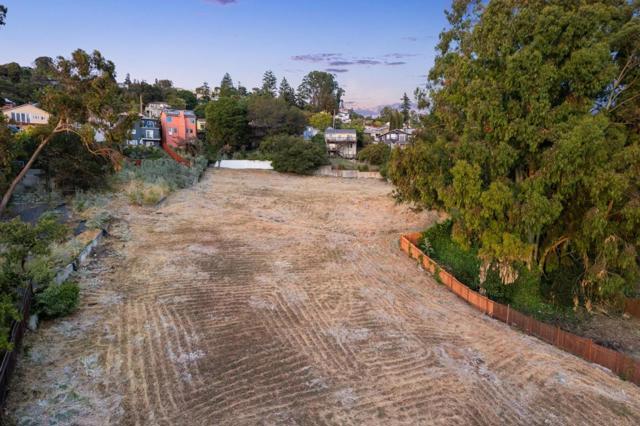 2950 Cumberland Way, Oakland CA: https://media.crmls.org/mediaz/17135057-7274-4082-b30f-4bd42eec77c4.jpg