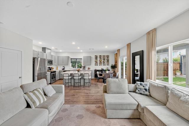 6707 Oakum Way, Stockton CA: https://media.crmls.org/mediaz/17140cf0-e63b-4858-82b9-1b92093e0d89.jpg