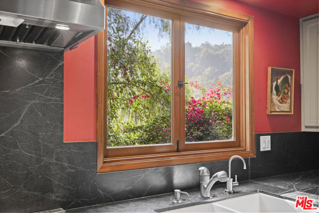 809 Basin Drive, Topanga CA: https://media.crmls.org/mediaz/171483aa-49d8-4e37-bebc-60ad0e23acc8.jpg