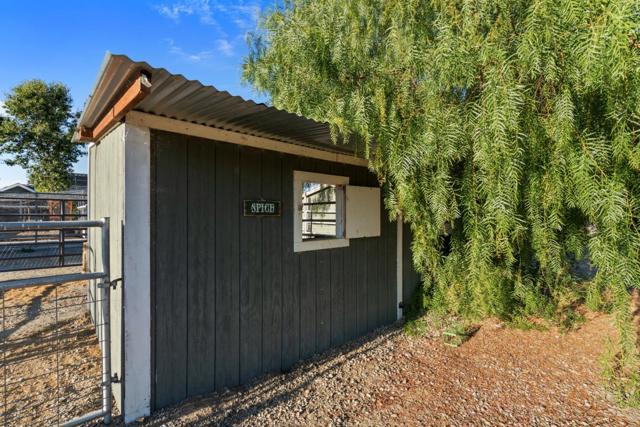 6840 Southside Road, Hollister CA: https://media.crmls.org/mediaz/1714c62b-4ca6-4511-860d-60d7b1fd6dd9.jpg
