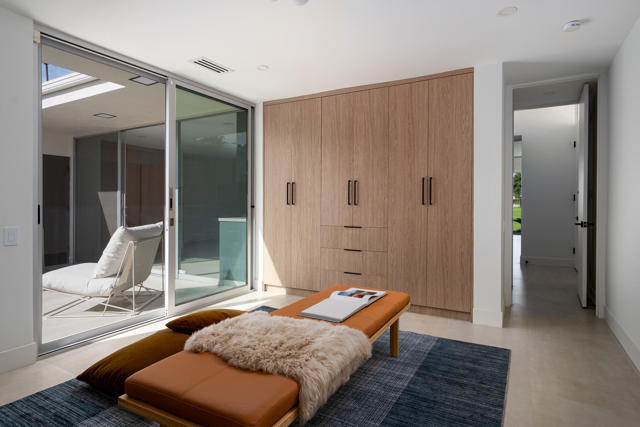 399 Desert Lakes Drive, Palm Springs CA: https://media.crmls.org/mediaz/171541e6-819c-4c7f-b53e-bbd923ef12e4.jpg