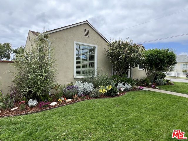 4107 Berryman Avenue, Los Angeles, California 90066, 3 Bedrooms Bedrooms, ,2 BathroomsBathrooms,Single Family Residence,For Sale,Berryman,24384185