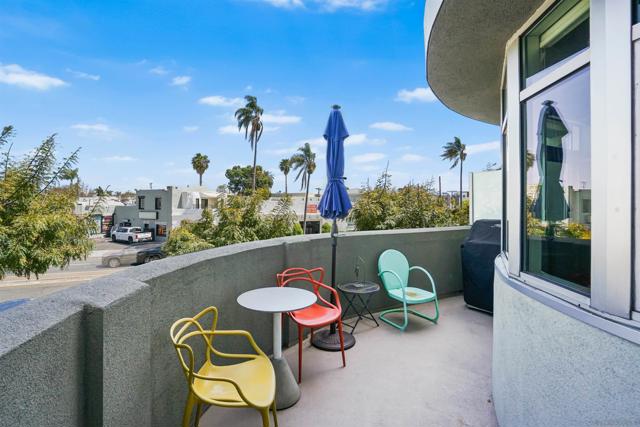3740 Park Blvd, San Diego CA: https://media.crmls.org/mediaz/17158975-e431-4a15-a240-418c7e71d3aa.jpg