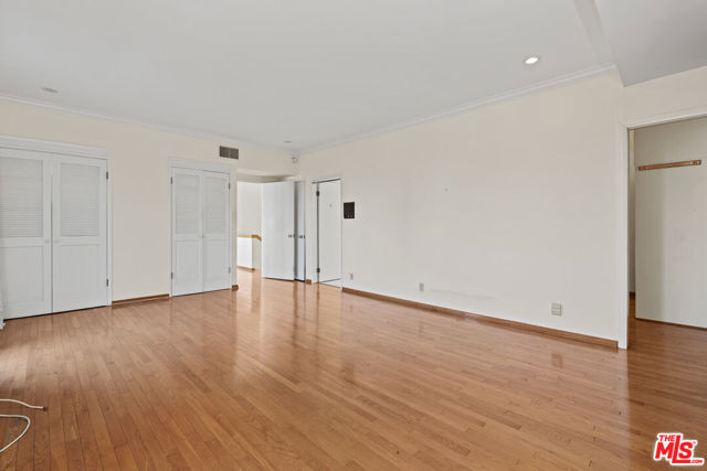 3740 Multiview Drive, Los Angeles CA: https://media.crmls.org/mediaz/1715b12c-d668-47e8-9b15-b7a55355d748.jpg