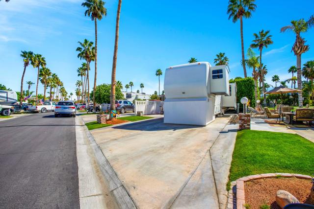 69411 Ramon Rd #463, Cathedral City CA: https://media.crmls.org/mediaz/1715e8db-90dd-4896-8412-e64ed29f168a.jpg