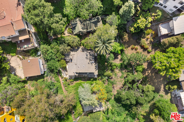 6933 Vanland Trail, Los Angeles CA: https://media.crmls.org/mediaz/1715f139-26e7-4b2f-90a2-1323da0bb872.jpg