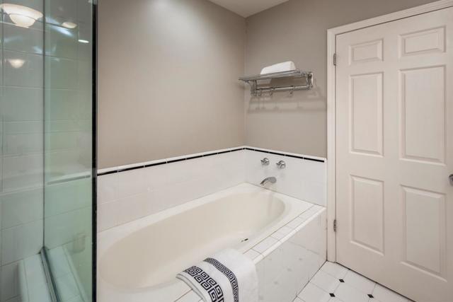 Image 25 of 65 For 14725 Live Oak Lane