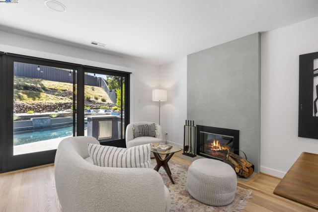 4149 Moselle Ct, Pleasanton CA: https://media.crmls.org/mediaz/17162915-4ef9-450b-bdde-2c88984e9df3.jpg