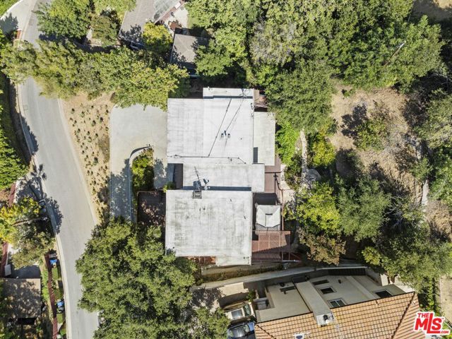 3740 Multiview Drive, Los Angeles CA: https://media.crmls.org/mediaz/17164b3b-43c9-4276-99c8-5f5fafda9e57.jpg