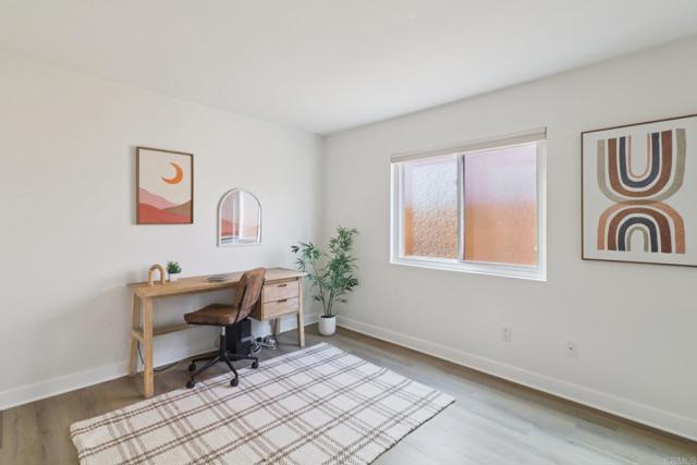 2933 Via Emerado, Carlsbad CA: https://media.crmls.org/mediaz/1716f21f-1649-4133-aaf0-bf4b039c678a.jpg