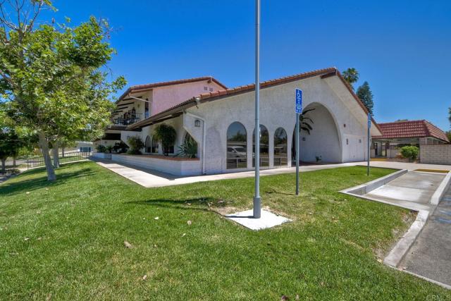 2250 N Broadway, Escondido CA: https://media.crmls.org/mediaz/1717623d-7aa5-486b-8acb-17ceb548dfb3.jpg