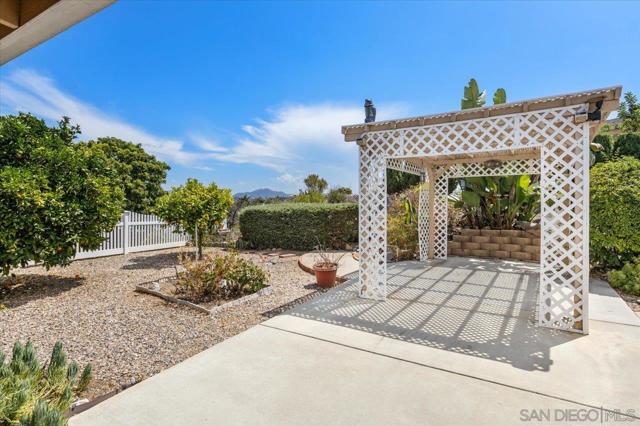 16881 Bellota, San Diego CA: https://media.crmls.org/mediaz/17179443-a318-4ace-af7e-bef012ca5441.jpg