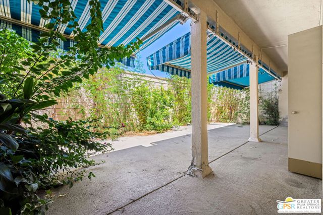 493 Desert Lakes Drive, Palm Springs CA: https://media.crmls.org/mediaz/171804aa-d8ae-4fe6-aa74-8b5814f319d3.jpg