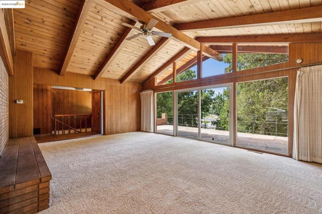 5201 Alhambra Valley Rd, Martinez CA: https://media.crmls.org/mediaz/17181283-c202-45ea-96f6-dc5bc953598c.jpg
