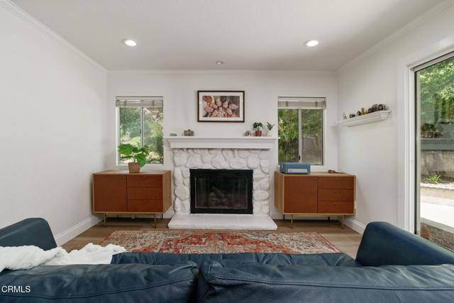 2048 Sierra Mesa Drive, Camarillo CA: https://media.crmls.org/mediaz/17182842-1810-495d-b2ee-6fc15b6f90d4.jpg