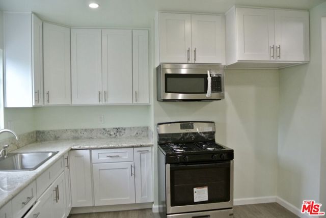 603 W 47th Street, Los Angeles CA: https://media.crmls.org/mediaz/1718aceb-e821-4002-a51e-3048a7f0652c.jpg