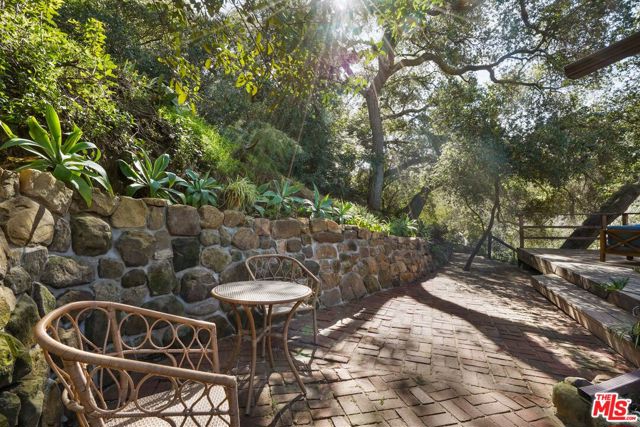 764 Old Topanga Canyon Road, Topanga CA: https://media.crmls.org/mediaz/1718b6a4-d12e-4c59-be94-5bd6248369fc.jpg