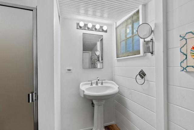 186 Saint Bernard Street, Santa Cruz CA: https://media.crmls.org/mediaz/1718dff1-0708-476f-9774-d1541cd1e8fd.jpg