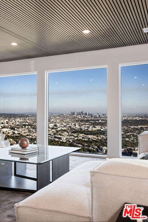 8300 Grand View Drive, Los Angeles CA: https://media.crmls.org/mediaz/1718e6c7-86fb-4a4e-9e1b-aa7104a933a9.jpg