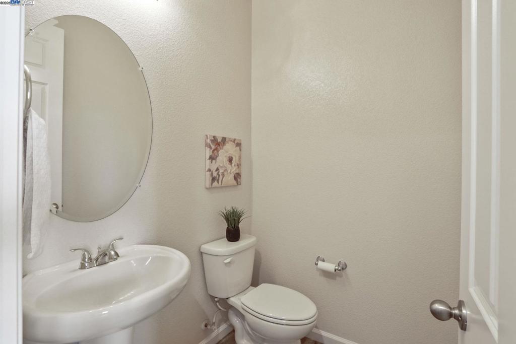 https://media.crmls.org/mediaz/1719c8aa-4462-4ca1-a597-2e392fecca34.jpg?preset=X-Large