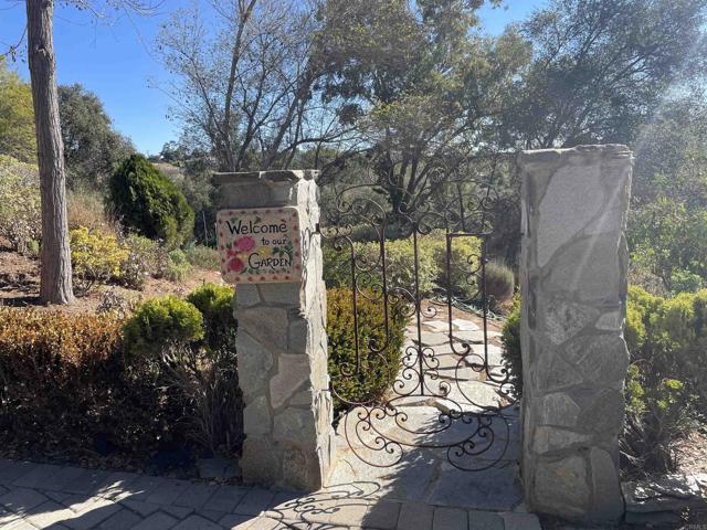 Image 26 of 52 For 3637 La Canada Road