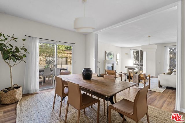 1524 Franklin Street, Santa Monica CA: https://media.crmls.org/mediaz/171a0616-8480-4e77-b9ca-cbd7fd7e0993.jpg