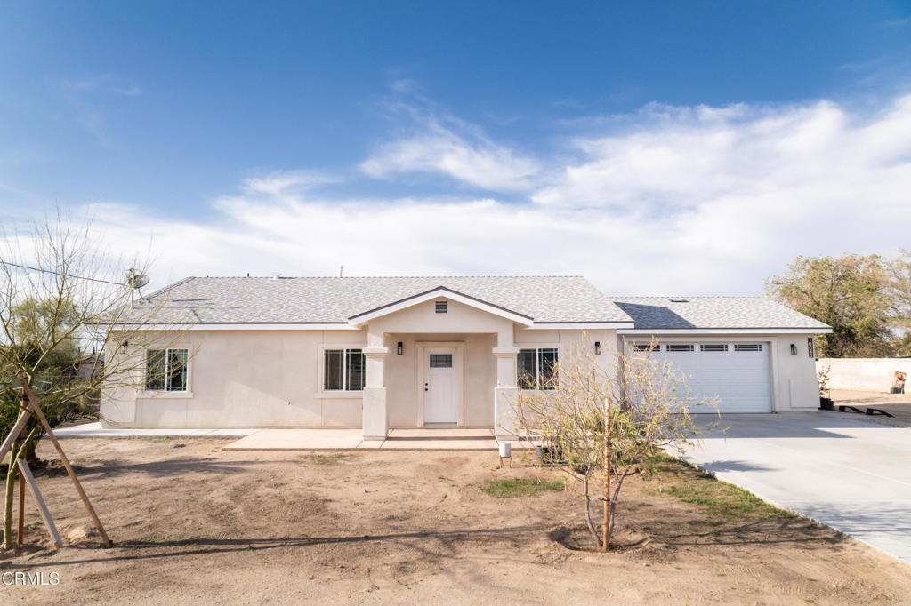 10043 East Avenue R-12