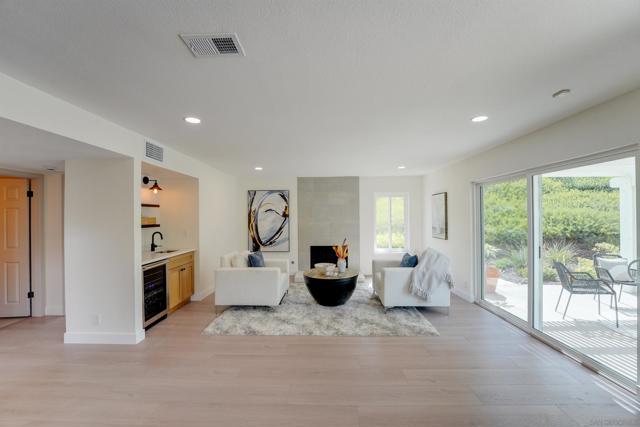 3302 Vista Rocosa, Escondido CA: https://media.crmls.org/mediaz/171ac606-8670-43d9-9ea5-be965da351ba.jpg