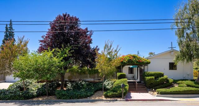 631 Park Way, Santa Cruz CA: https://media.crmls.org/mediaz/171b16b3-85ce-4acd-8460-ed62f5cb802b.jpg