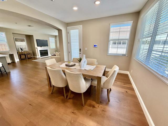 5825 Dresslar Cir, Livermore CA: https://media.crmls.org/mediaz/171b220b-d6bf-4953-9eef-b23a1a12094d.jpg