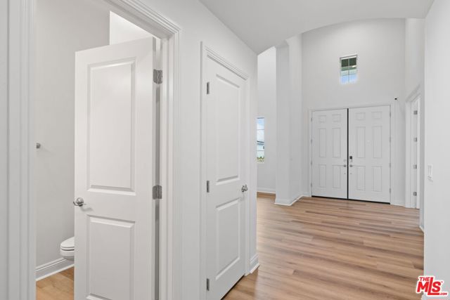 3719 Pathway Court, Bakersfield CA: https://media.crmls.org/mediaz/171b4b69-8a4b-416b-bca0-0f0e778249e6.jpg