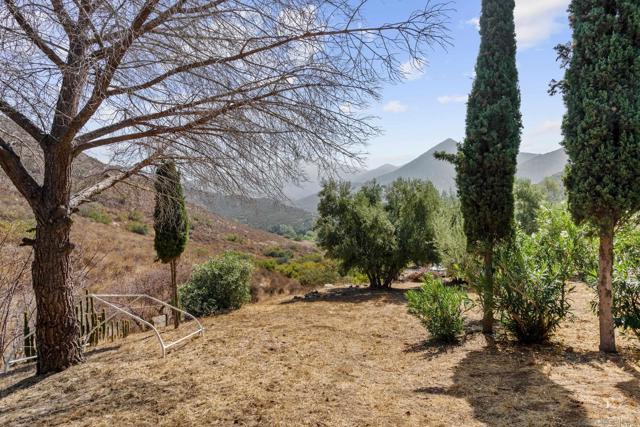 4426 MODEL A FORD LANE, El Cajon CA: https://media.crmls.org/mediaz/171b88bd-18ef-4143-a965-1704974e759b.jpg