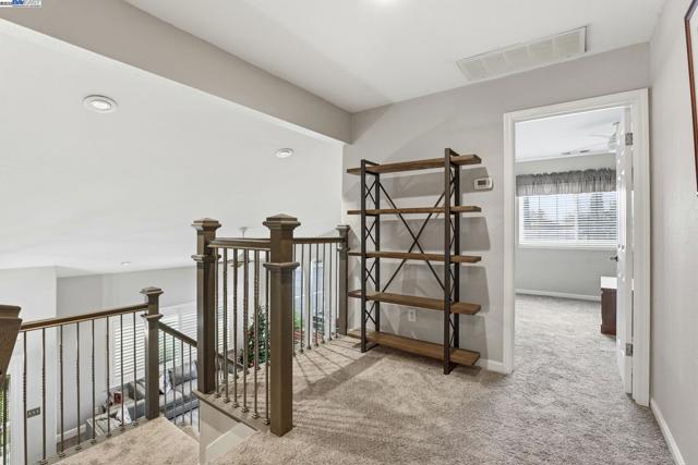 2891 Calle Reynoso, Pleasanton CA: https://media.crmls.org/mediaz/171bac11-23ea-4f76-b526-e28f5d0bee42.jpg