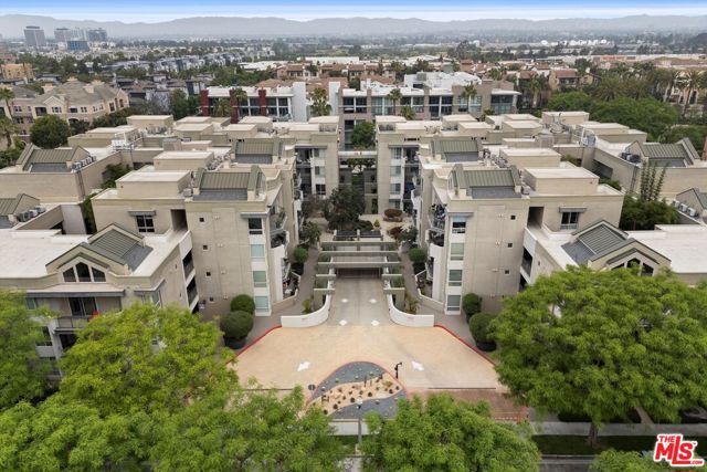 13044 Pacific, Playa Vista CA: https://media.crmls.org/mediaz/171c4e7e-1235-431a-bcda-a1ca415cd00b.jpg