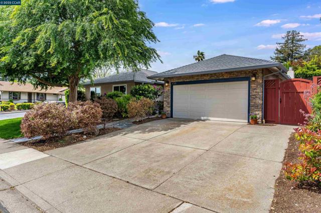 438 Odin Dr, Pleasant Hill CA: https://media.crmls.org/mediaz/171cbfd1-2183-4538-bee8-fbbd52819aae.jpg