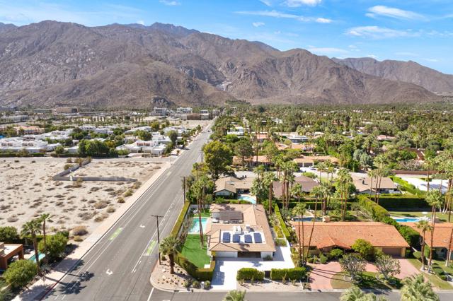 505 N Camino Real, Palm Springs CA: https://media.crmls.org/mediaz/171d301f-1e2b-428f-81b3-d484cac747ea.jpg
