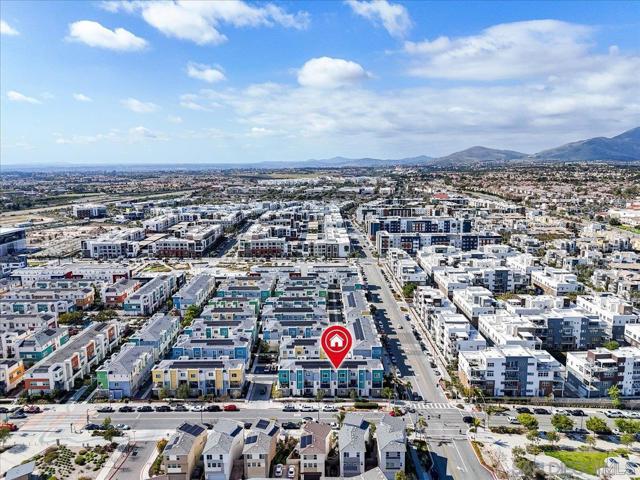 1993 Strata, Chula Vista CA: https://media.crmls.org/mediaz/171e14d3-003b-4fe5-9f4d-924323137abb.jpg