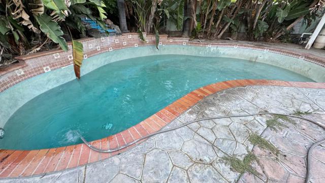 315 Garden Street, East Palo Alto CA: https://media.crmls.org/mediaz/171ed65f-0a60-4220-b255-15c74d59e6dc.jpg