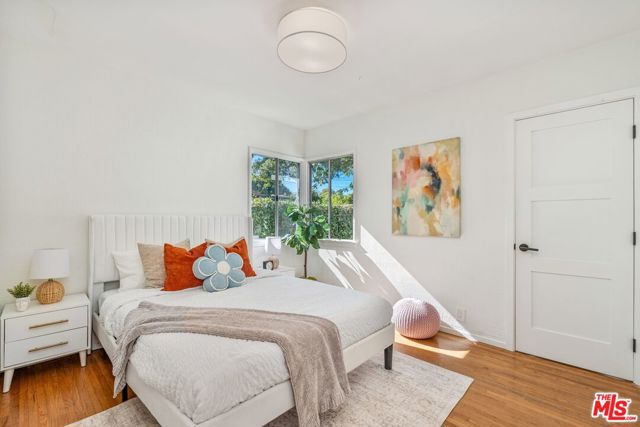 3917 Beethoven Street photo 7