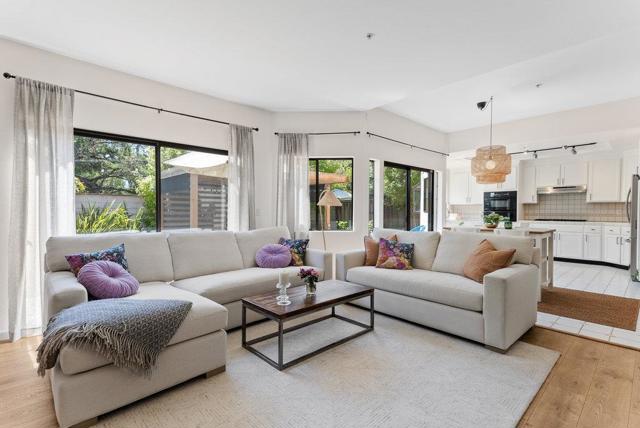 4445 Esta Lane, Soquel CA: https://media.crmls.org/mediaz/171f2032-855c-464f-905f-a2584f6e8676.jpg
